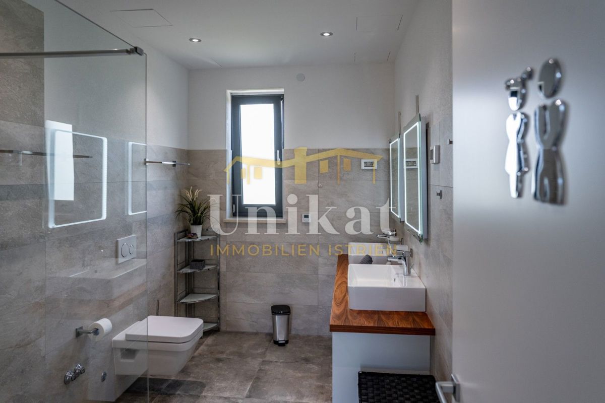 Casa di lusso con garage sotterraneo - 3 km dal mare